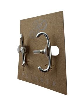 💲 NWT Plunder Silver Curved Hoop Ear Jackets